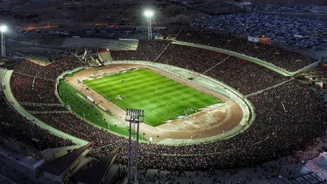تاخیر در برگزاری بازی تراکتور - پرسپولیس + فیلم