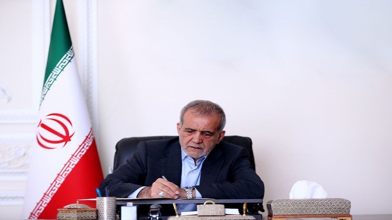 پیام تسلیت پزشکیان در پی درگذشت مادر شهید سیدعبدالرضا موسوی