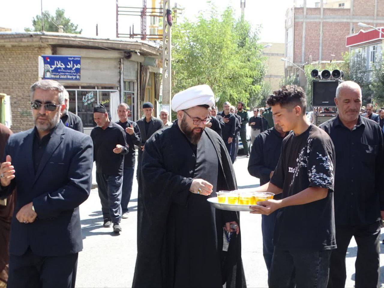 توزیع شربت نذری