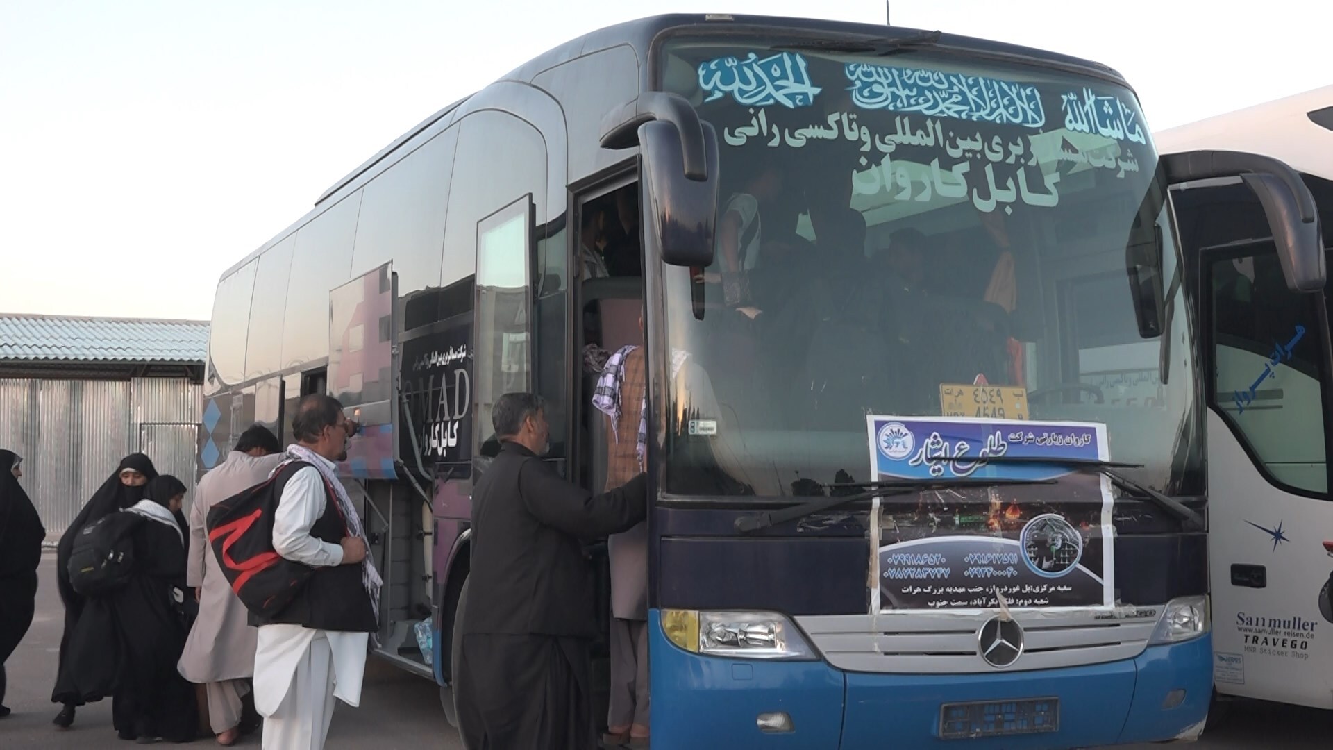 ۶۰ هزار زائر حسینی از افغانستان وارد مرز دوغارون تایباد شدند