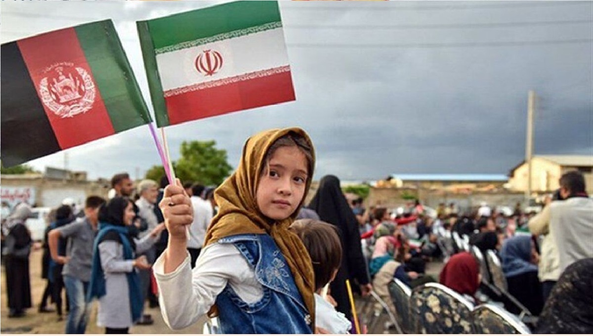 باشگاه خبرنگاران -بوی غذای ایرانی از صاحب کفش‌های اسپرت!