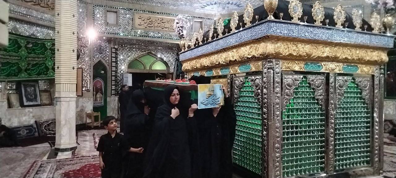 تشییع پیکر امام رضا(ع) بر روی دوش زنان انابدی