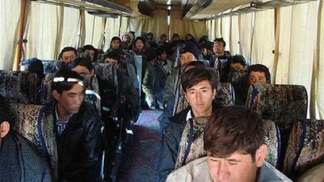 جمع آوری ۱۱۵ تبعه غیر مجاز در میانه