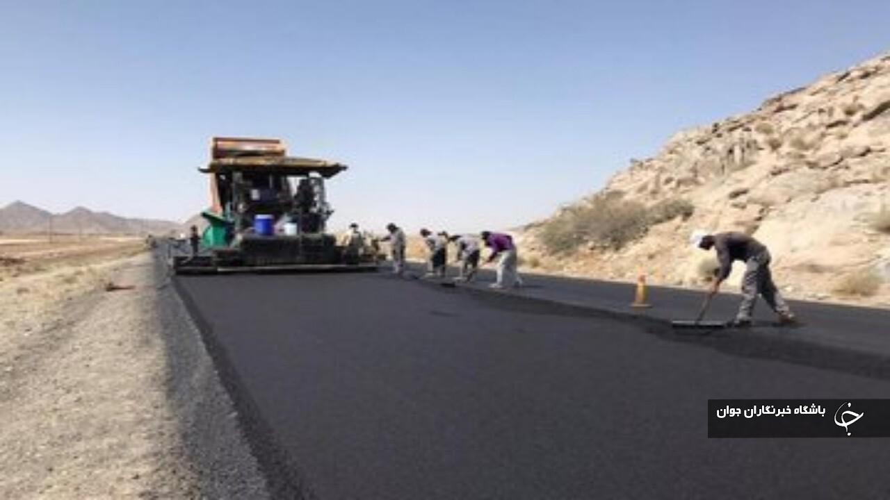 آغاز مرحله دوم عملیات لکه‌گیری، ترمیم و روکش آسفالت جاده مهاباد- سردشت