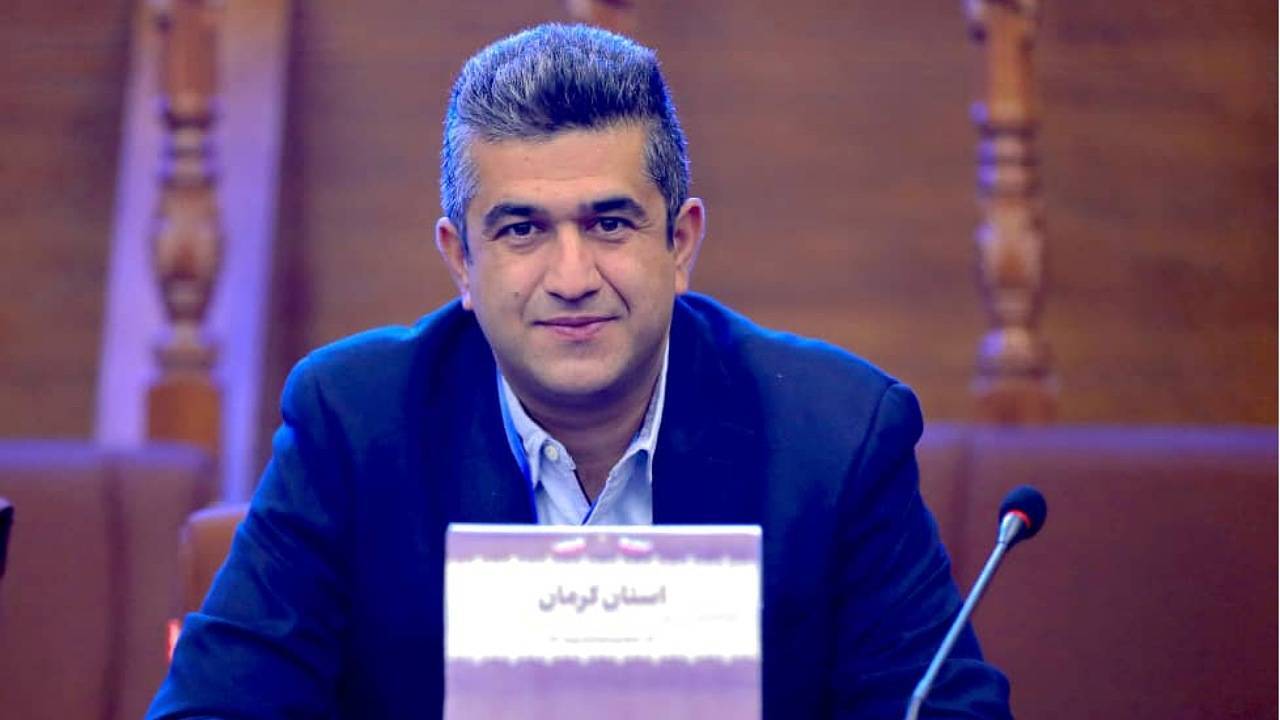 پایان عملیات نورپردازی زمین‌های ۱ و ۲ اقبال کرمان