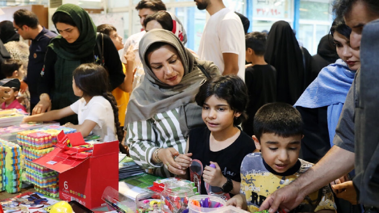 نمایشگاه فروش پاییزه در زنجان گشایش یافت