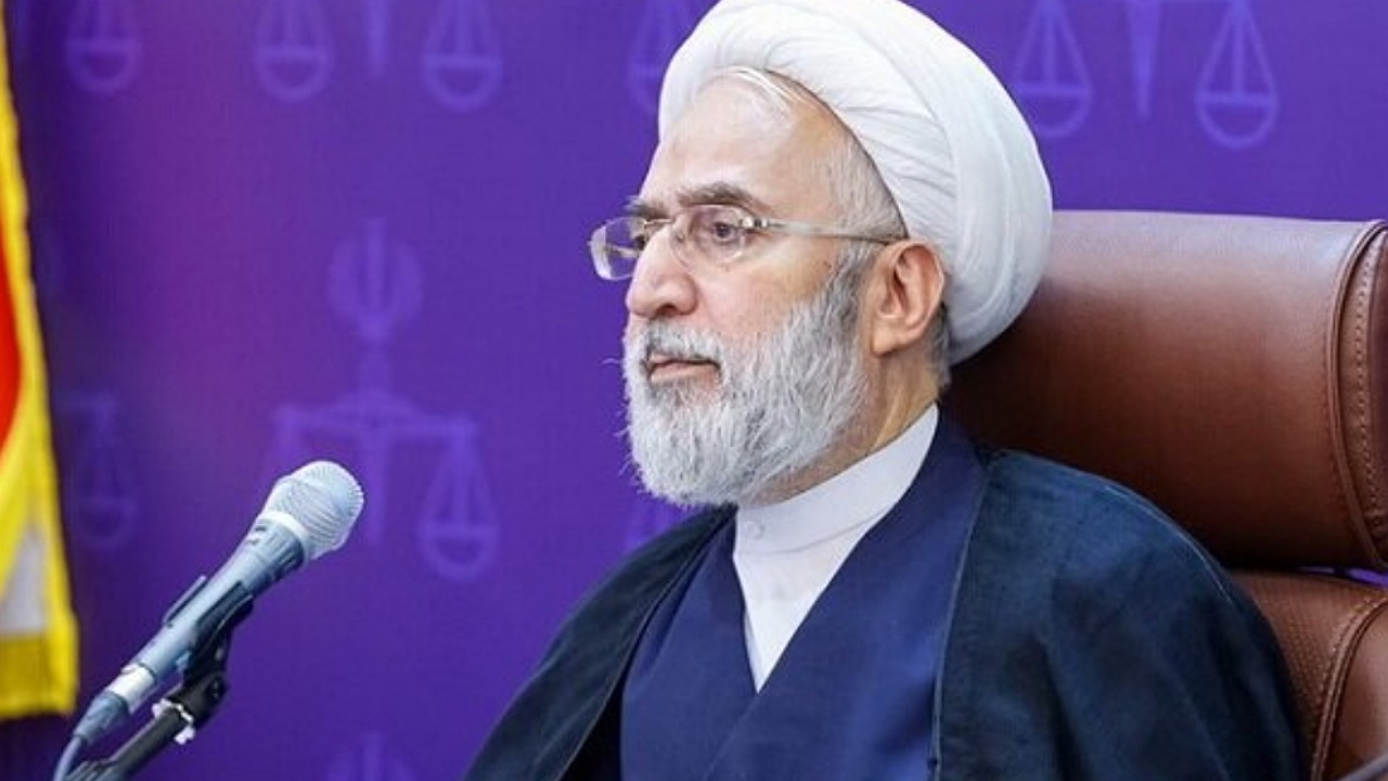 جریحه‌دار کردن عفت عمومی و ارتکاب فعل حرام قابل تعقیب است