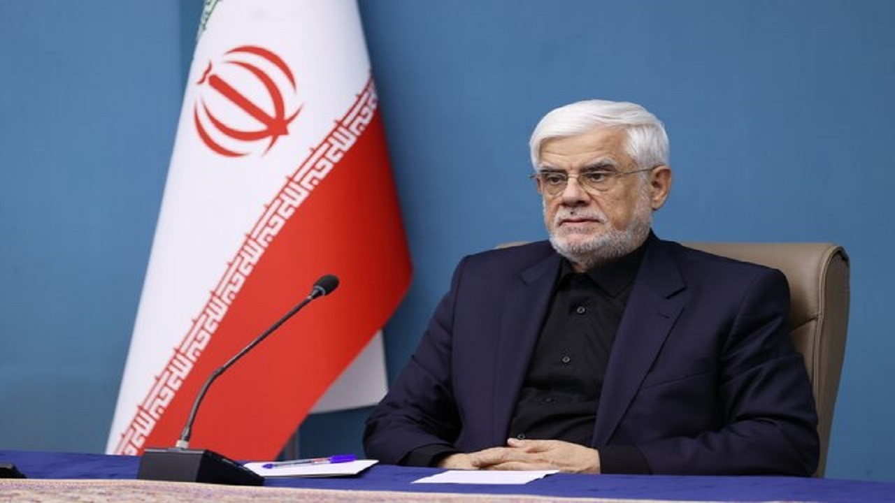 کدام عقل سلیم می‌پذیرد بنزین را با دلار وارد کنیم و ۱۵۰۰ تومان بفروشیم؟