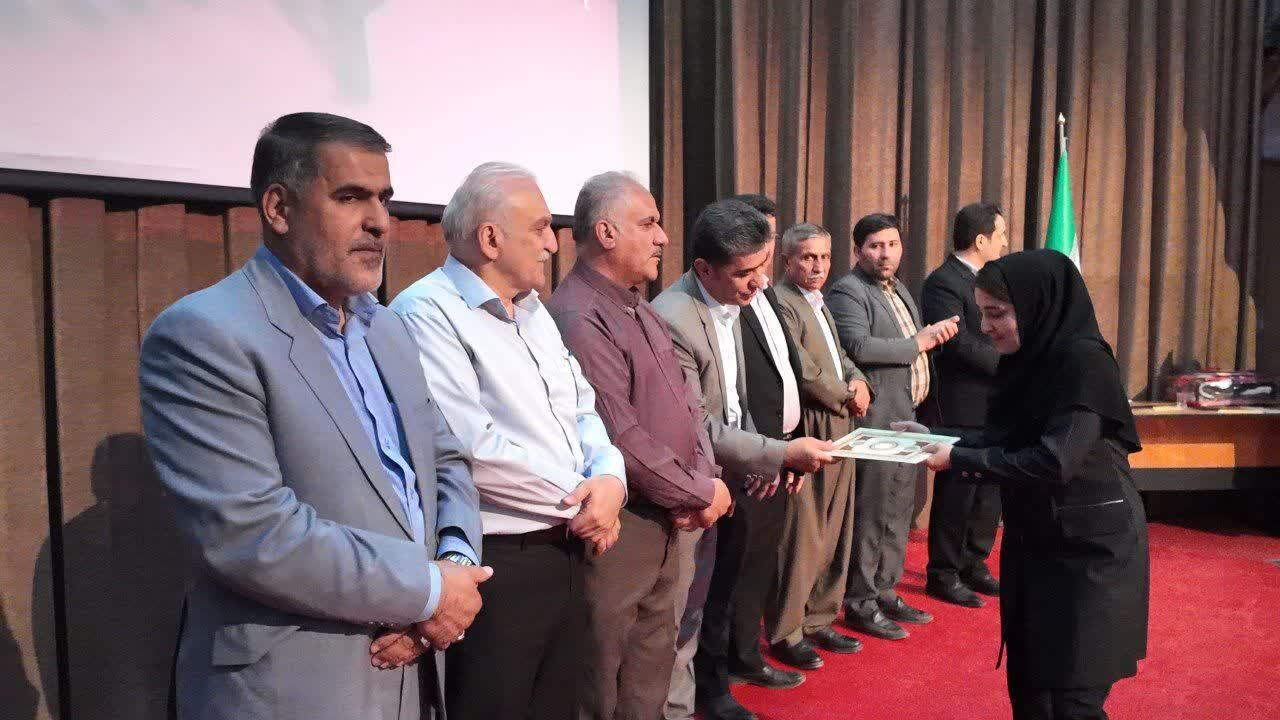 تجلیل از بهورزان سنندجی