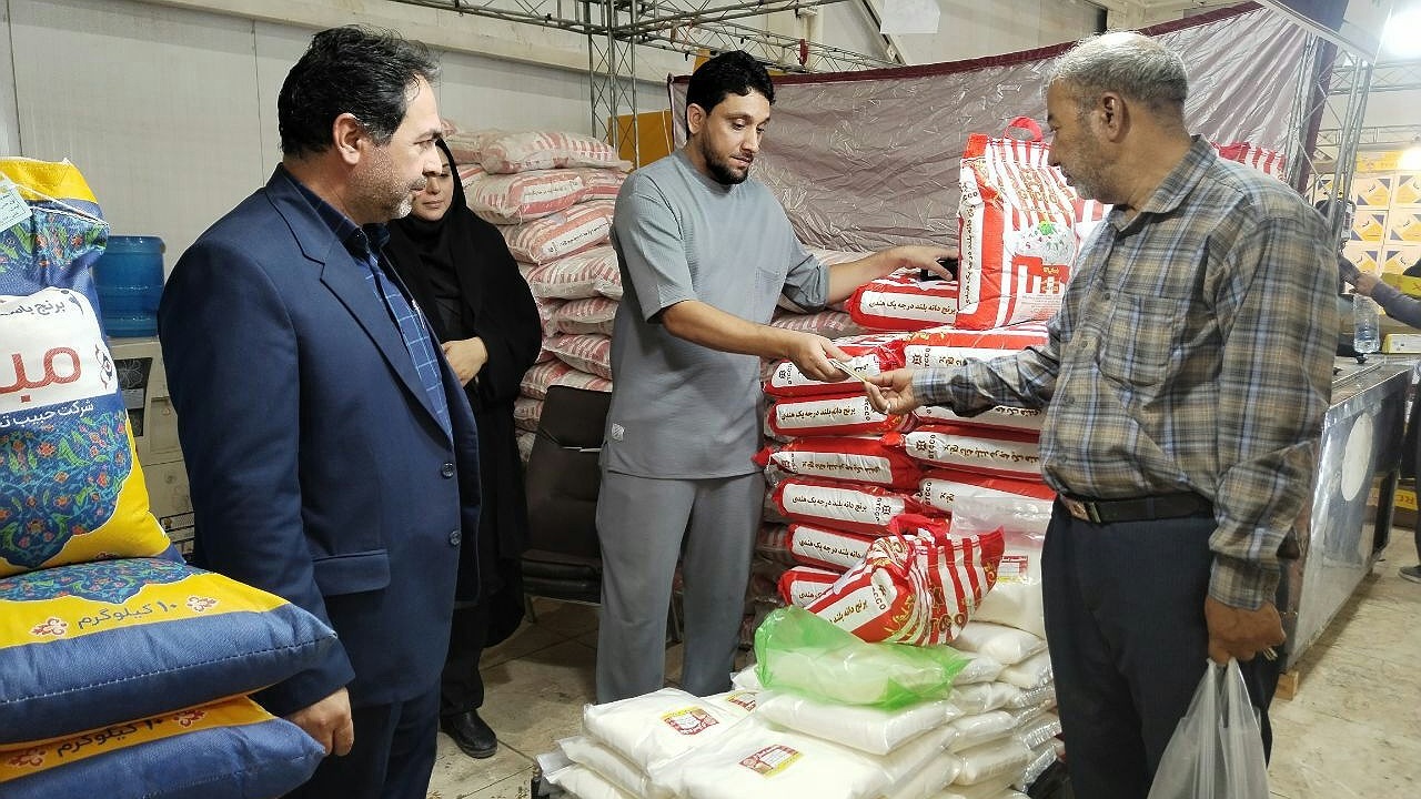 توزیع ۱۰۰ تن کالای اساسی بخش کشاورزی در نمایشگاه پاییزه زاهدان