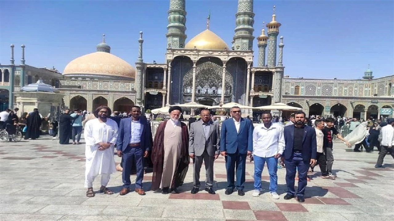 تشرف سفیر سودان به حرم حضرت معصومه (س) و مسجد جمکران