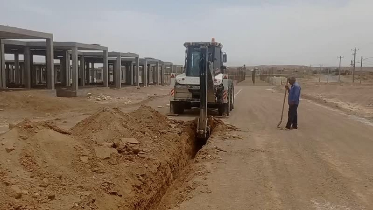 اجرای عملیات آبرسانی به سایت نهضت ملی مسکن پردیس زندگی یزد