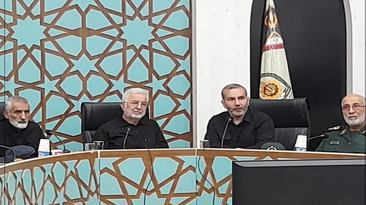 برگزاری جلسه قرارگاه اربعین در مرز خسروی با حضور وزیر کشور