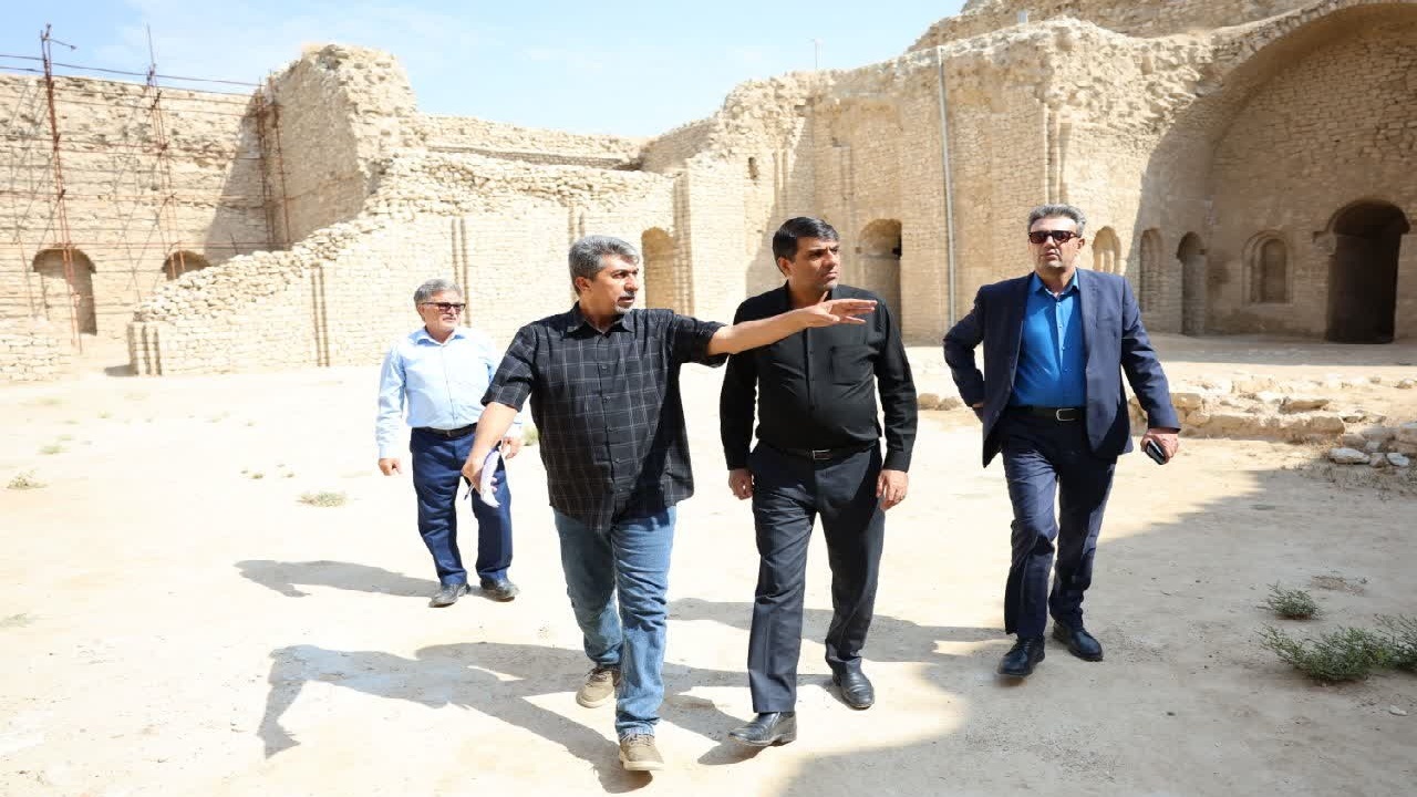 ایجاد مسیر دسترسی گردشگری برای کاخ اردشیر فیروزآباد