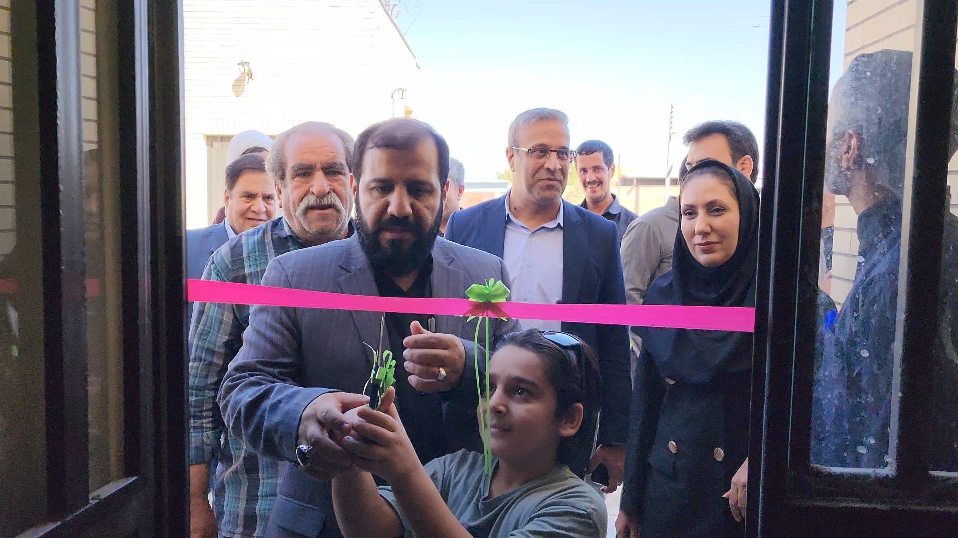 افتتاح و کلنگ زنی ۶ طرح مختلف عمرانی، بهداشتی، ورزشی در زرند
