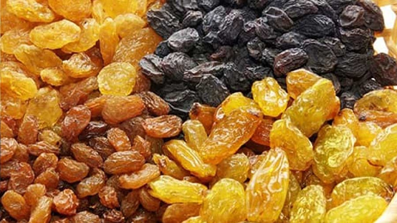 آغاز خرید توافقی کشمش آفتابی از باغداران شهرستان مروست