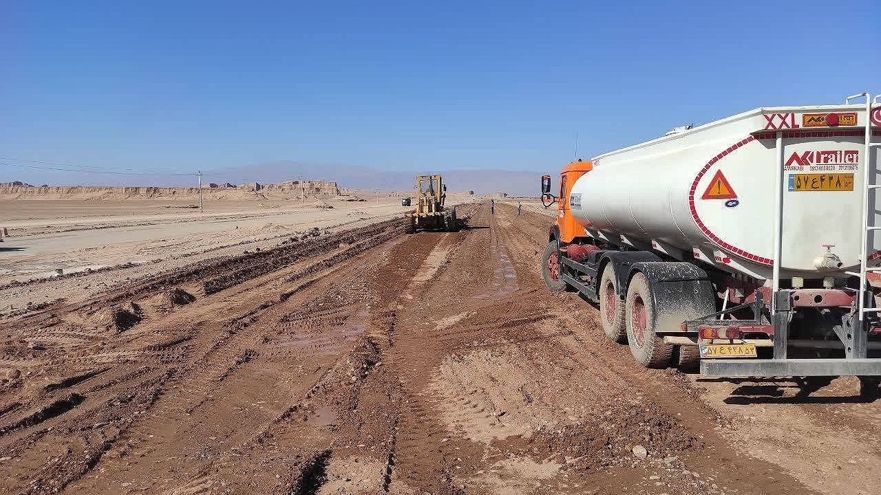 آغاز عملیات  اجرای احداث راه روستایی در حوزه بردسیر
