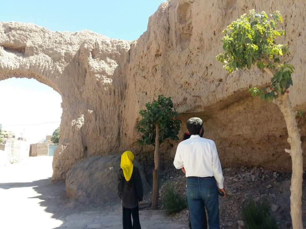 گردشگران در روستای محمودآباد سفلی