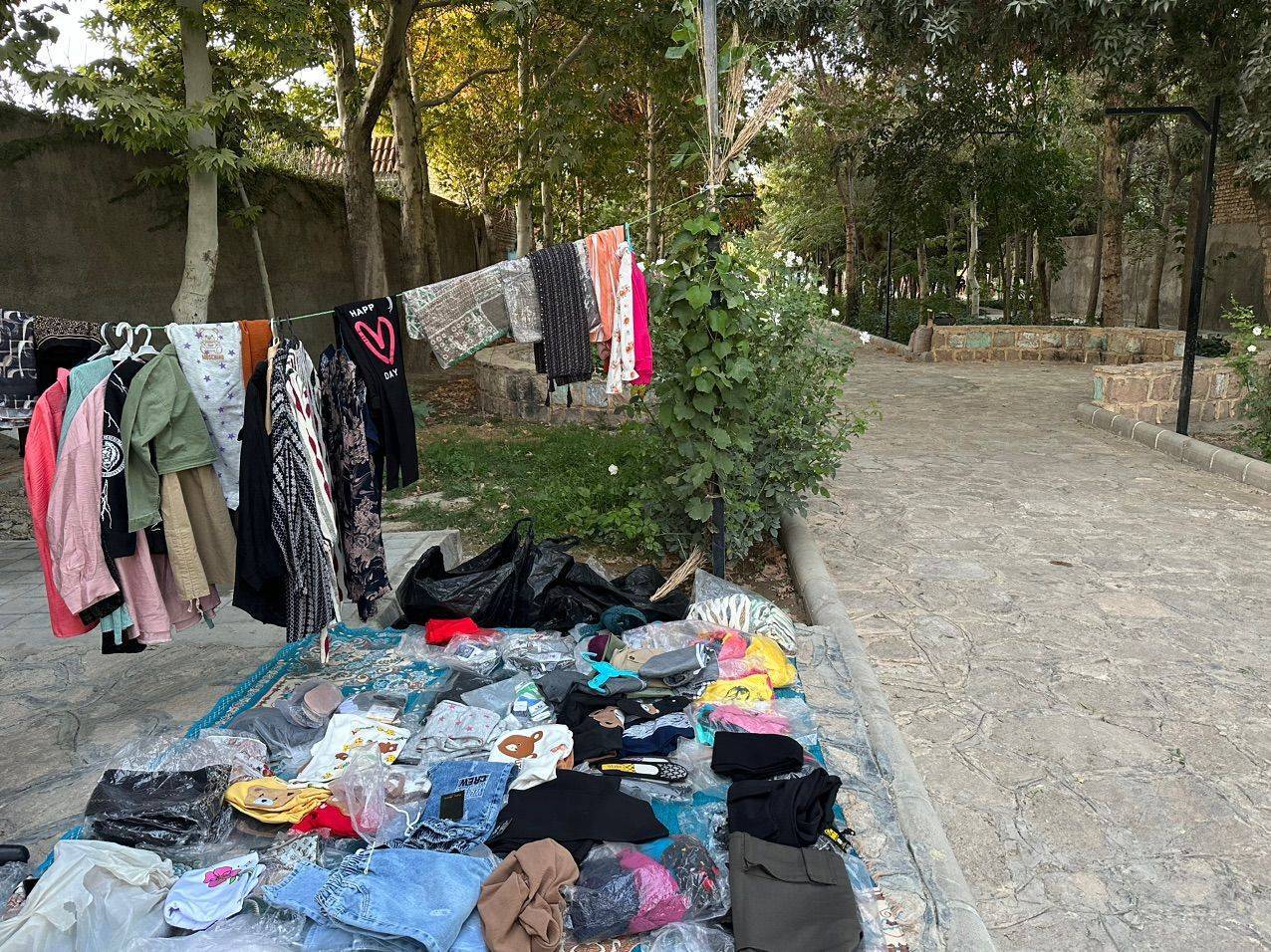 برپایی نمایشگاه برای کمک به نیازمندان