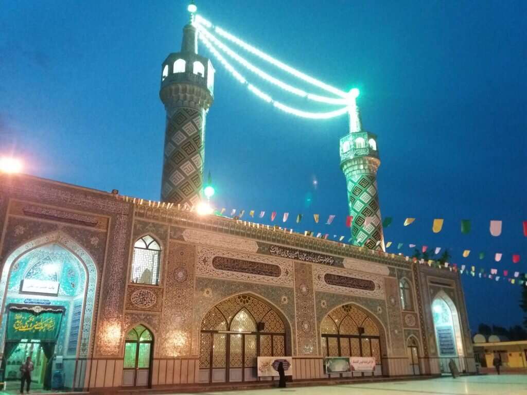ستارگان گرداگرد خورشید مشهدالرضا، امامزادگانی که در جوار شاه خراسان آرمیده&zwnj;اند