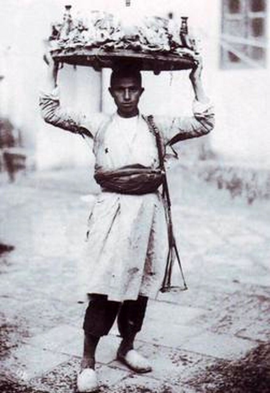بستنی فروش دوره&zwnj;گرد
