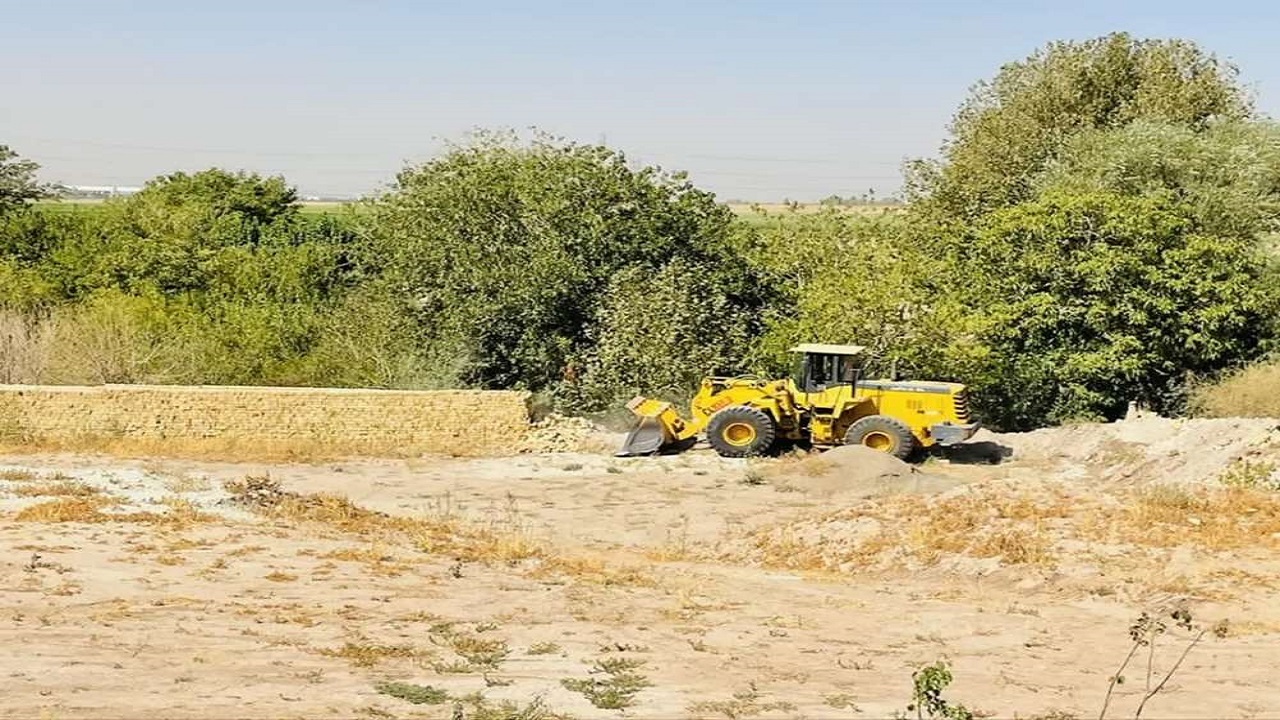 قلع و قمع ۷ مورد بنای غیرمجاز در آبیک