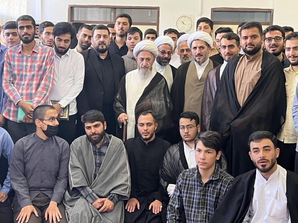 مراقب باشید فضای مجازی و واقعی ضعفی در بنیان عقاید مردم ایجاد نکند مراقب باشید فضای مجازی و واقعی ضعفی در بنیان عقاید مردم ایجاد نکند