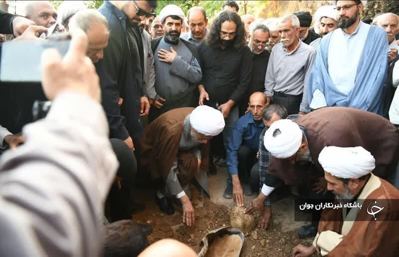 پیکر مرحوم حجت&zwnj;الاسلام عندلیبی به خاک سپرده شد