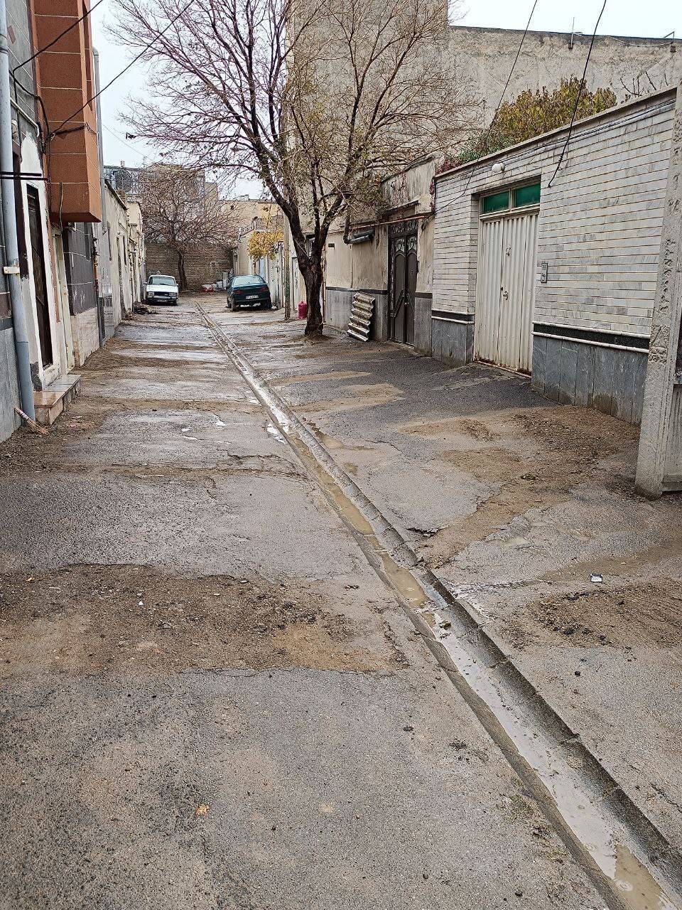 فرسودگی روکش آسفالت کوچه