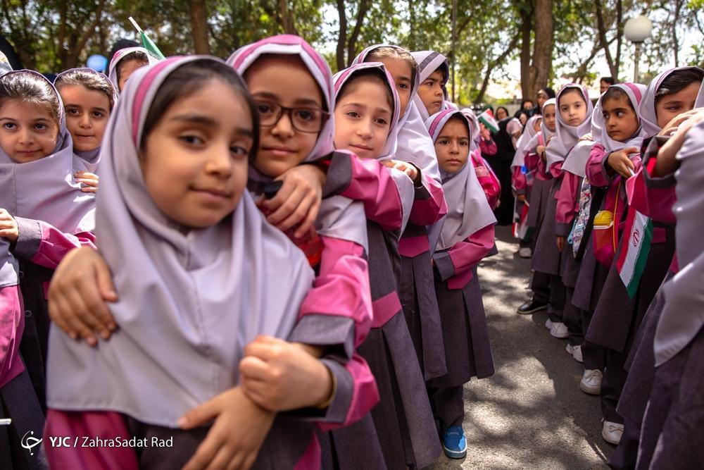 دانش آموزان در روز اول مهر
