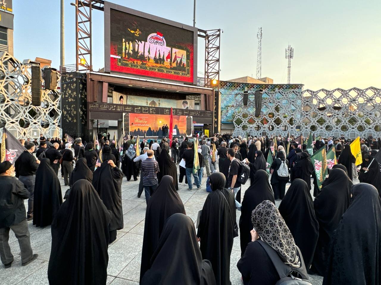 پیاده&zwnj;روی جاماندگان اربعین حسینی در تهران