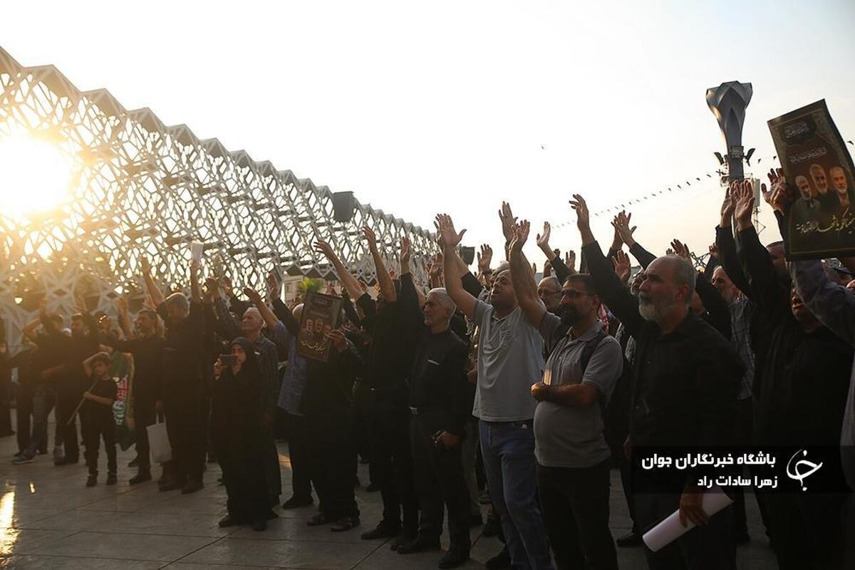 غبارروبی حرم مطهر حضرت عبدالعظیم الحسنی (ع)