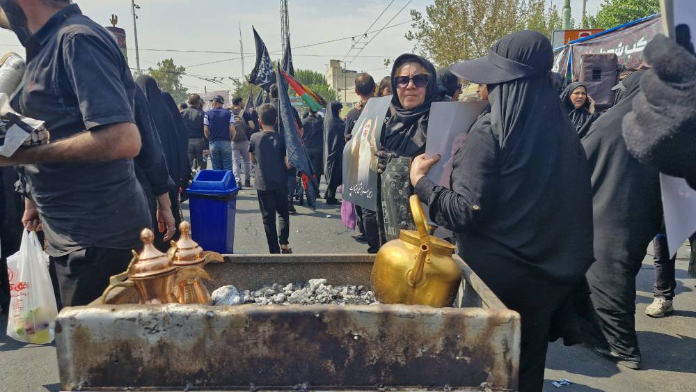 پیاده&zwnj;روی جاماندگان اربعین حسینی در تهران