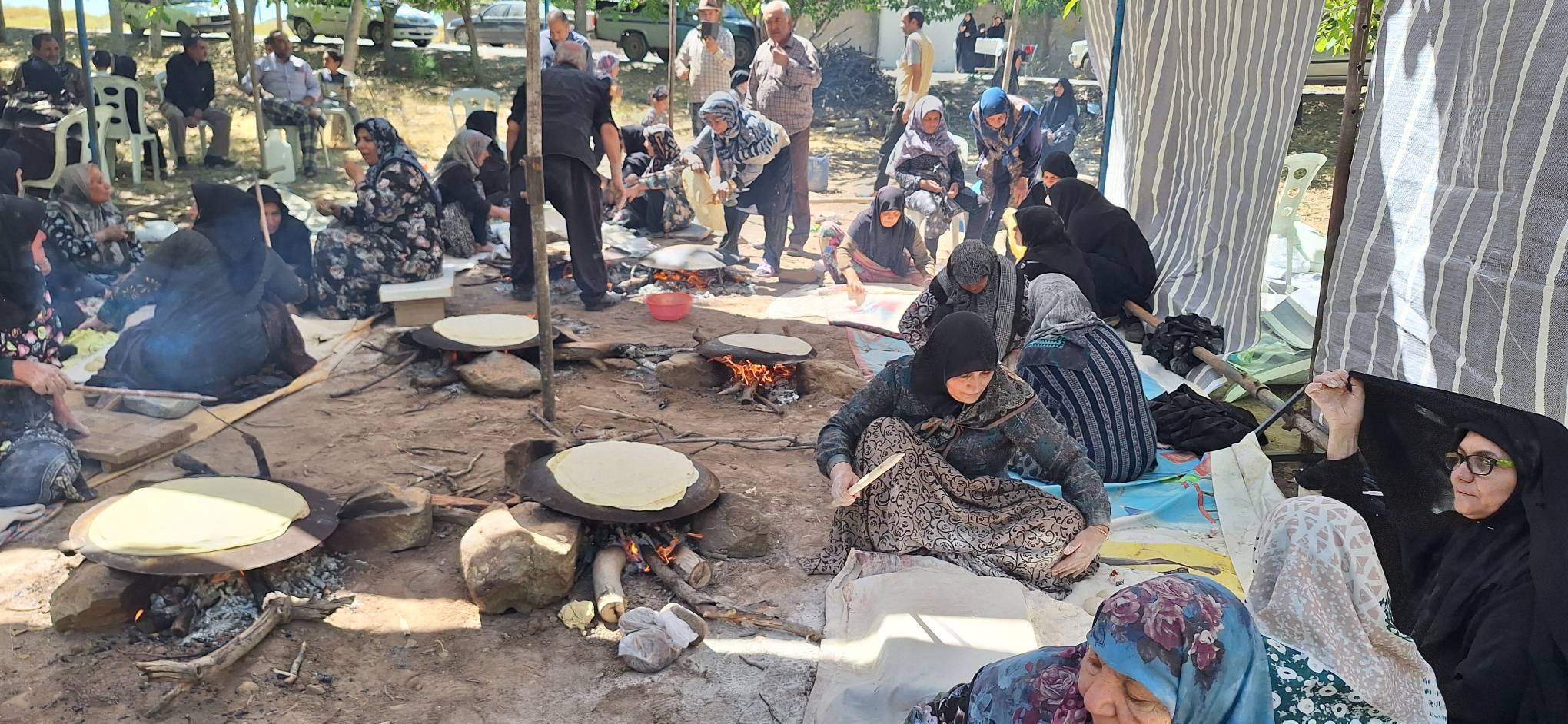 پخت و توزیع نان محلی در شهرستان رابر