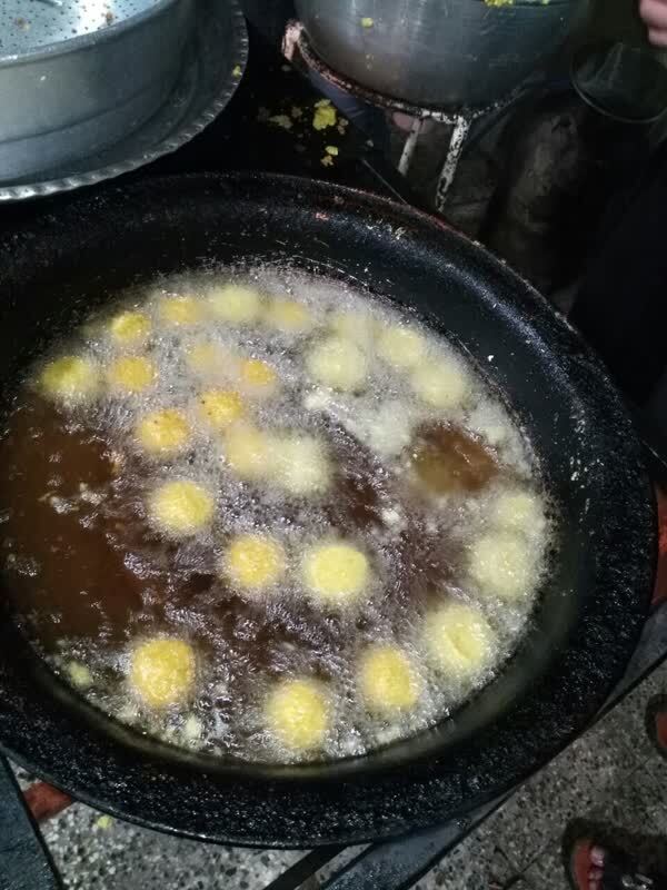 پذیرایی موکب داران از زائران حسینی در مرز چذابه