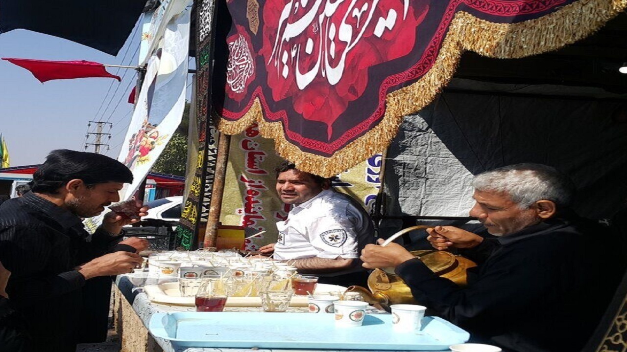 روایتی از مهرورزی موکب داران اردبیلی به زائران اربعین در کربلا + فیلم