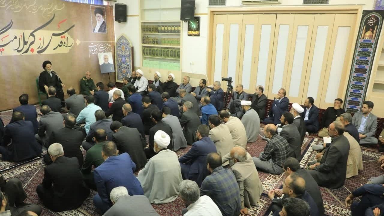تکیه قانون اساسی بر حق است