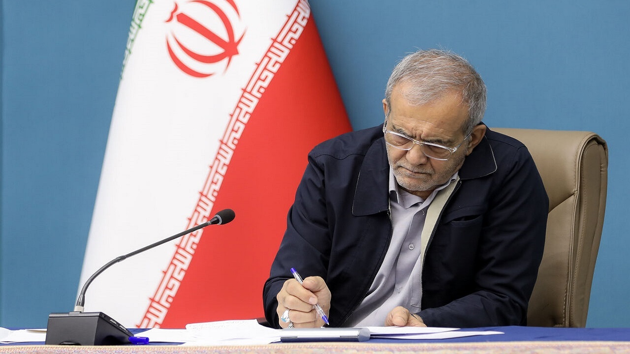 پزشکیان بخشنامه تهیه و تنظیم لایحه بودجه ۱۴۰۴ را به دستگاه‌ها ابلاغ کرد