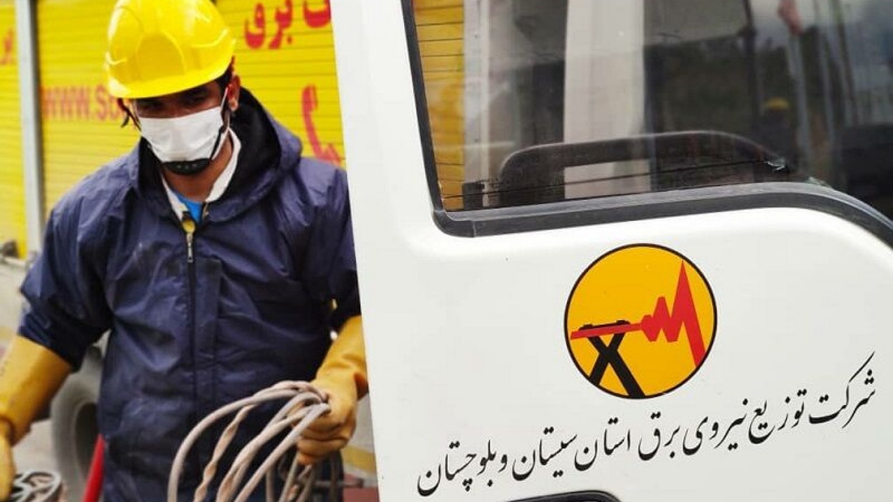 ۲۱ طرح توزیع برق در خاش افتتاح و کلنگ زنی شد