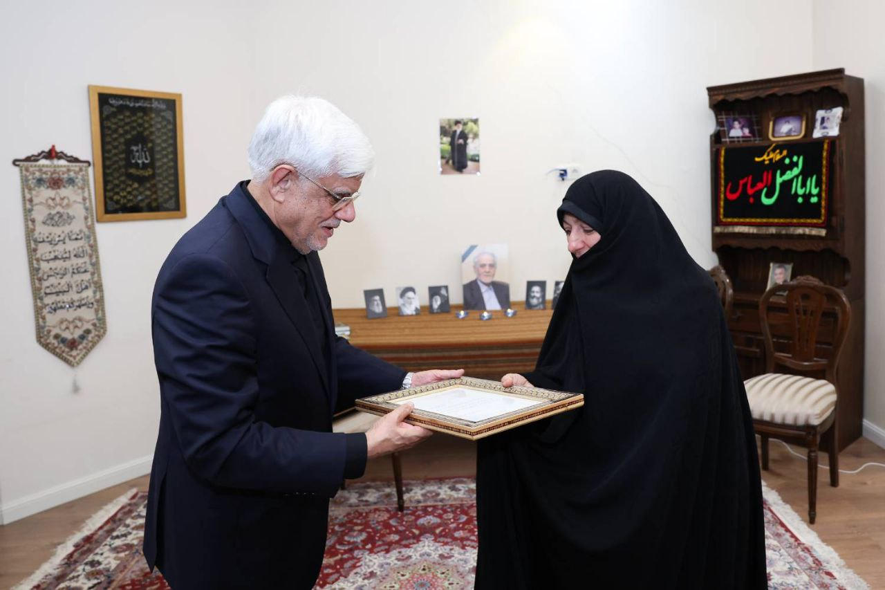پرویز داودی