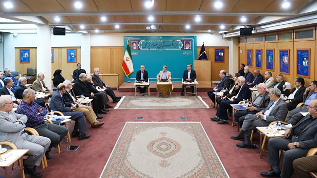 در اجرای اسناد بالادستی نه طبق نظر خود بلکه بر اساس نظر کارشناسان و مبتنی بر امکانات کشور عمل می‌کنیم