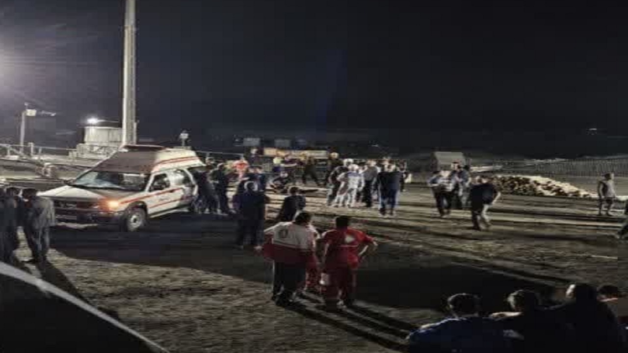 انتقال ۱۱ مجروح حادثه معدن طبس به بیمارستان