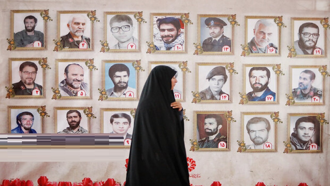 نمایشگاه عکس دفاع مقدس در قم افتتاح شد