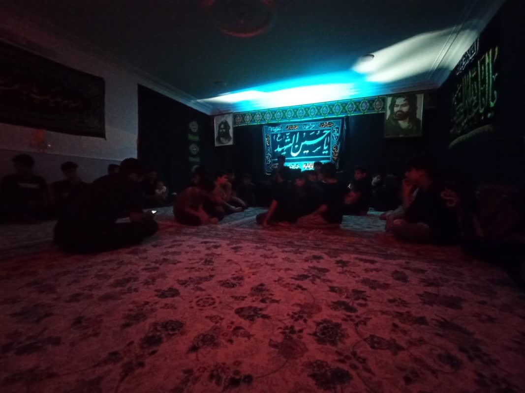 مراسم دیوانگان نوجوانانه