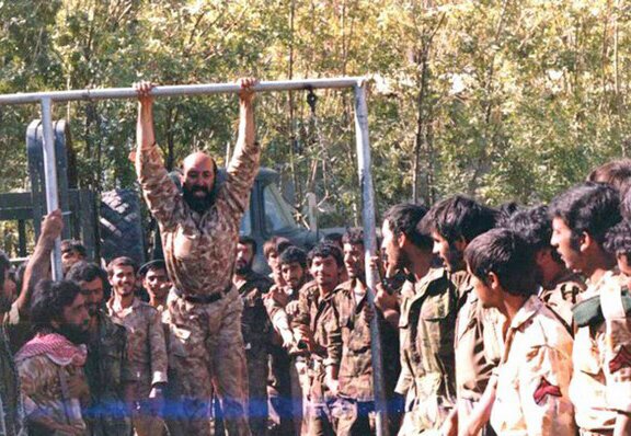 شهیدچمران در آموزش نیروها