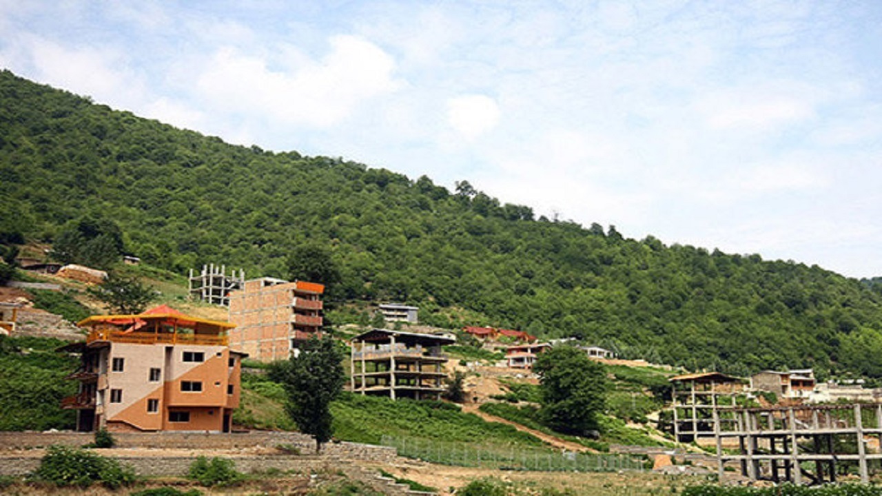 ساخت وساز‌های غیرمجاز ۲۰ ساله روستای زیارت متوقف شد