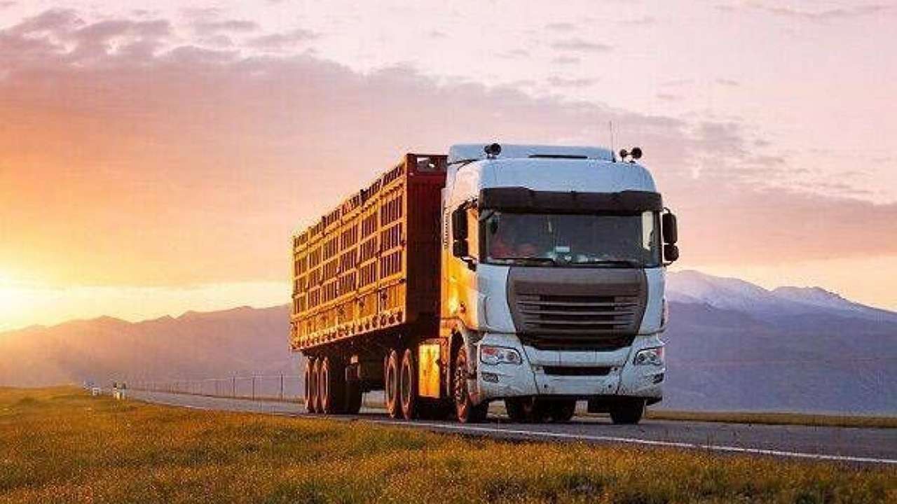 ناوگان جاده‌ای استان سمنان ۴.۸ میلیون تن کالا جابجا کرد