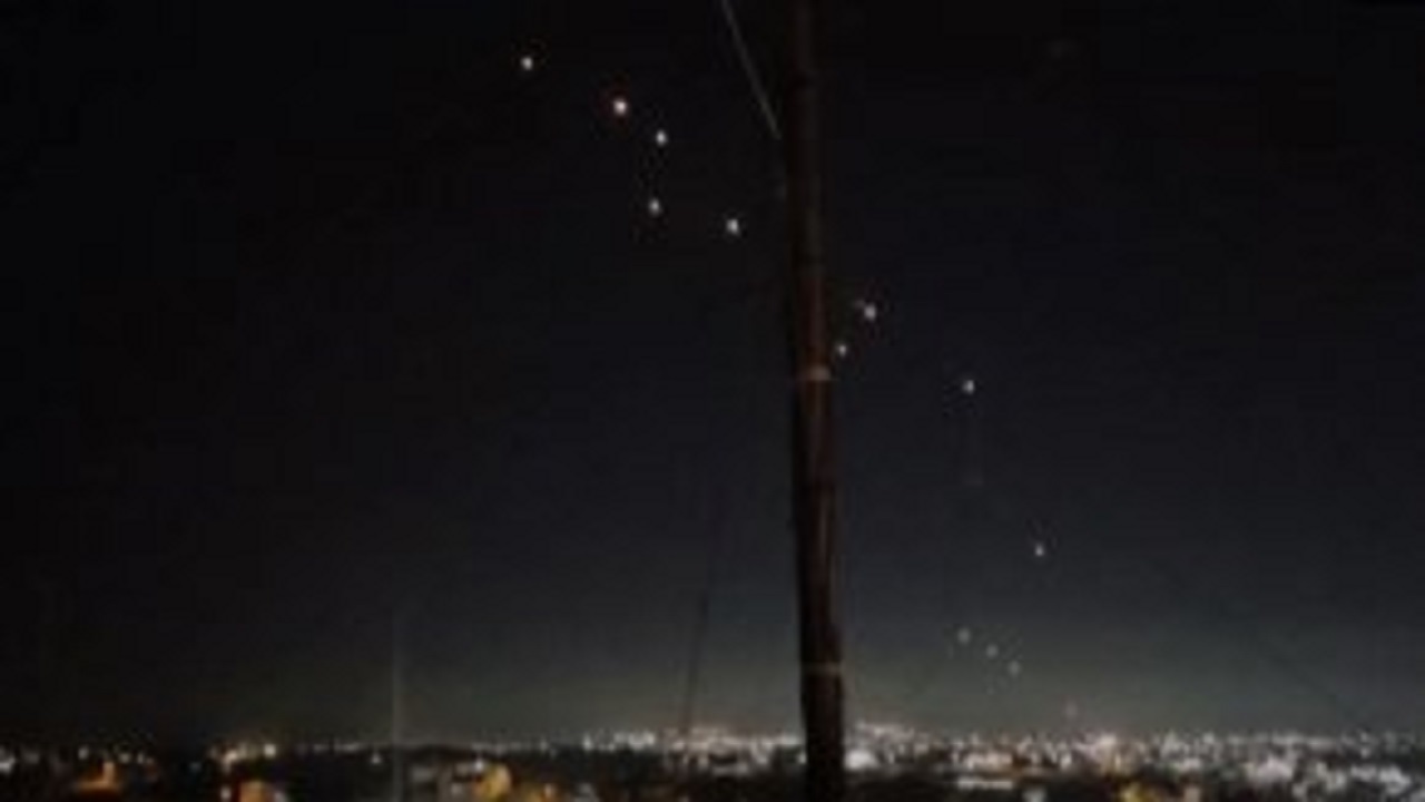 لحظه حمله موشکی سپاه پاسداران به اسرائیل از لنز دوربین شهروند خبرنگار‌ها