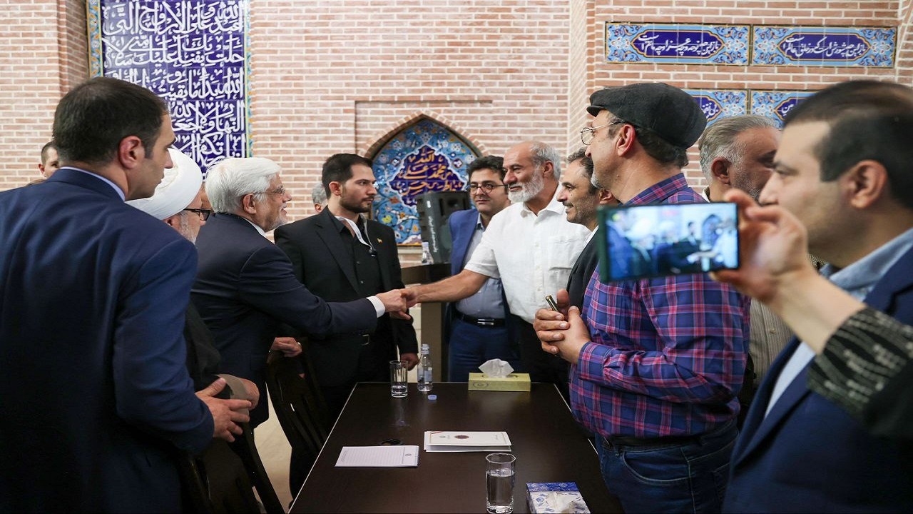 باید موانع اداری ورود سرمایه‌های ایرانیان خارج از کشور به داخل کاهش یابد