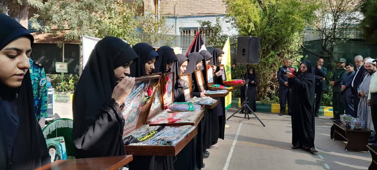 دختران انقلابی